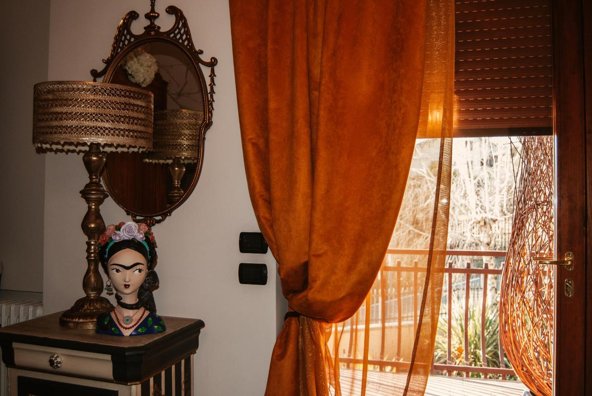 Welcome Traveller Frida'S Rooms Caprino Veronese Exterior foto